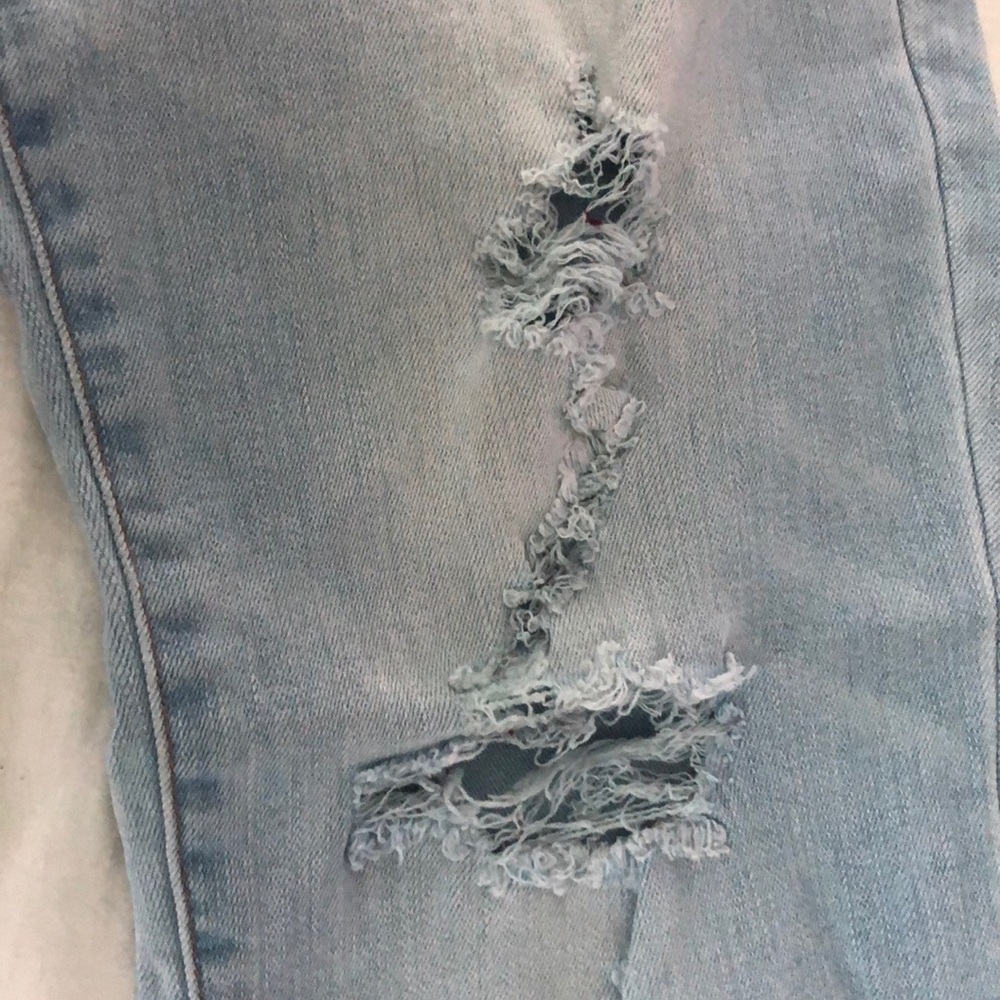 Distressed jeans - Picture 2 of 2